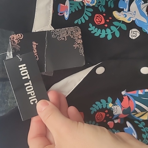 NWT Disney Alice In Wonderland Retro Roses Romper Size XL - Picture 6 of 8